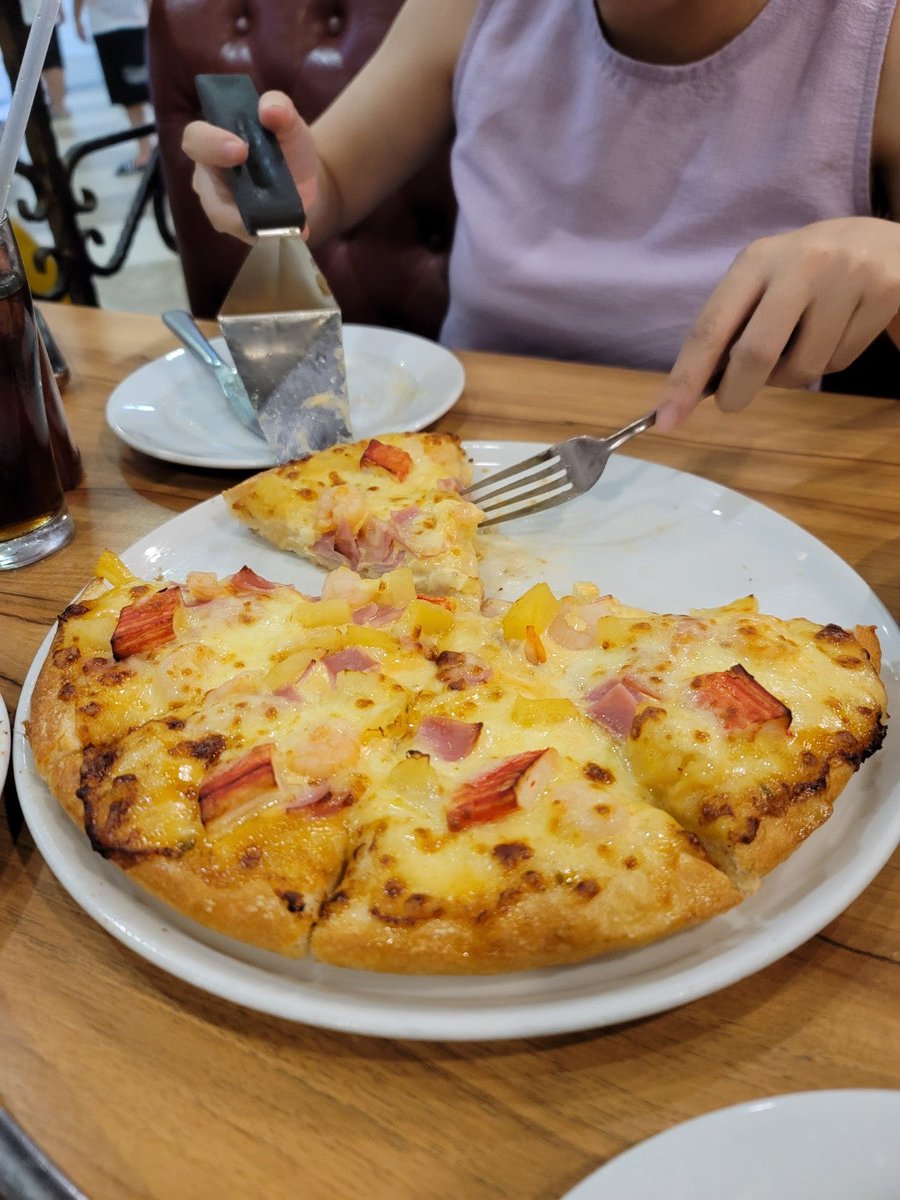 I'm at The Pizza Company swarmapp.com/c/0bemaQTPNxK