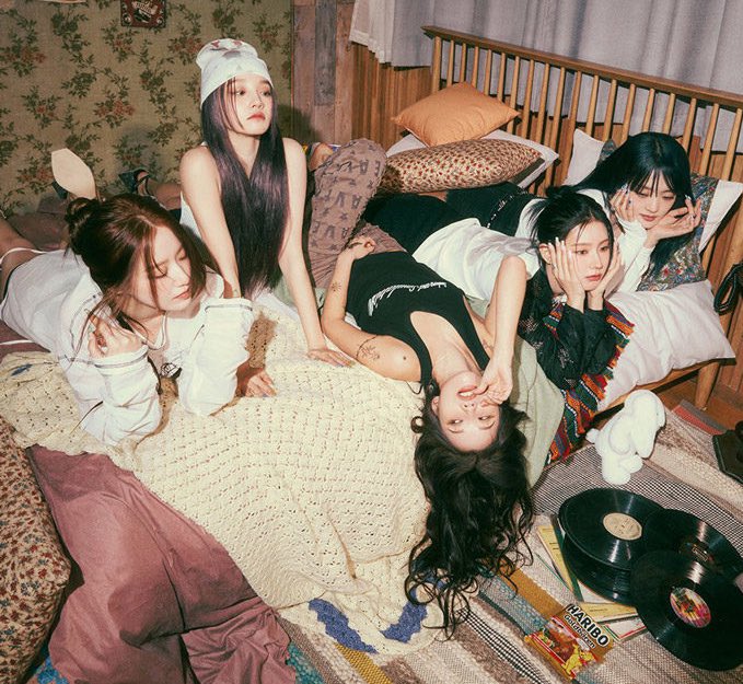 theseoulstory's tweet photo. Brand reputation for girl groups in the month of July:

1) NewJeans
2) (G)I-DLE
3) BLACKPINK
4) aespa
5) IVE
6) LE SSERAFIM
7) TWICE
8) OH MY GIRL
9) Girls’ Generation
10) Red Velvet

Source: https://t.co/cUPNjj0gwb https://t.co/uCWeFN8ZDf