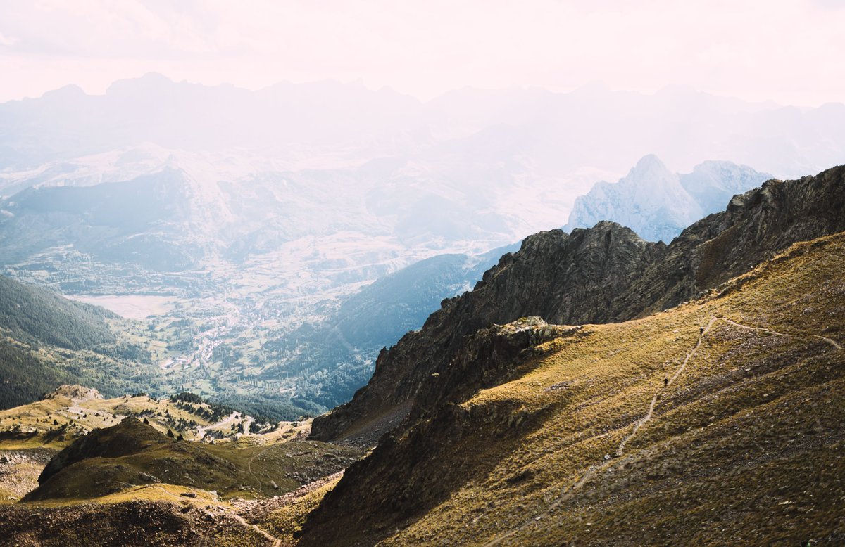 🔒 Cerradas las inscripciones de la 8️⃣K

La prueba de 7️⃣7️⃣ km y 6️⃣8️⃣0️⃣0️⃣ m+ ha completado sus 200 plazas. Con su ascenso al emblemático tresmil del Garmo Negro, este icono de las ultras de montaña volverá por todo lo alto el sábado 2 de septiembre.

📸 Toño Miranda