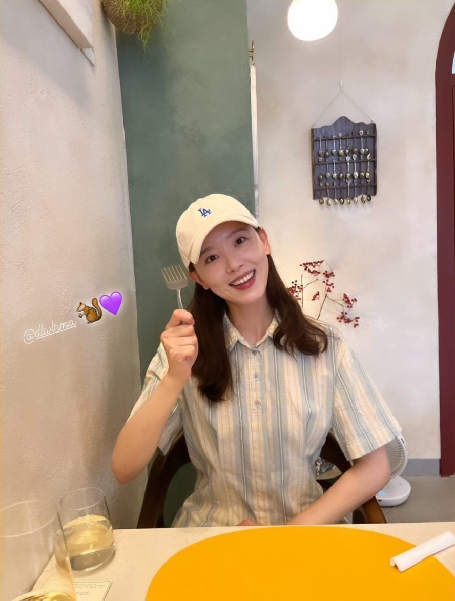 tyn_danielle's tweet photo. And then here it is! Photo taken by our baby IU ❤️🥺😍 https://t.co/M7oSbwUMnf