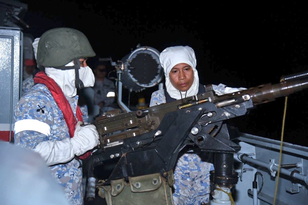 A day full of actions.

Fasa Laut #BorneoWar Siri 3/23 yg kini giat berlangsung di sekitar Laut China Selatan menyaksikan pelbagai evolusi yg menguji kecekapan serta kemampuan warga terlaksana. DLT, MKMA, HLT dan menembak antara yg berlaku hari ini.

#NavyNews