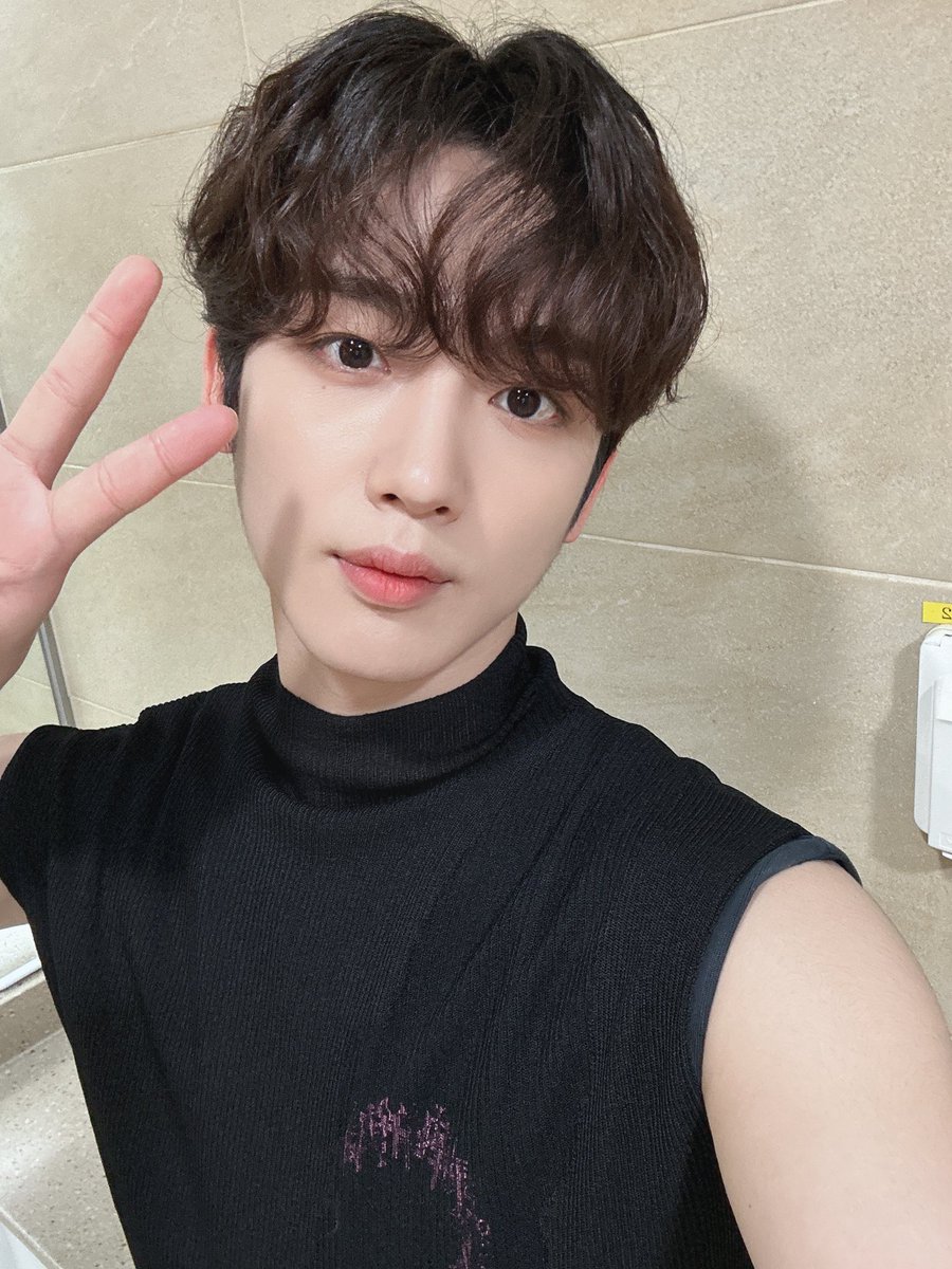 [#요한] 오늘사진은 아니지만 오늘도 화이팅🙆🏻‍♂️