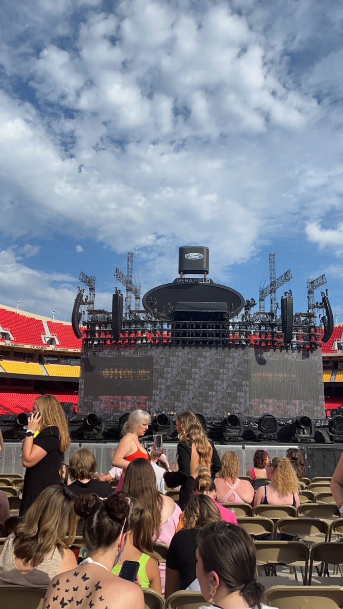 Sarahbeth7899's tweet photo. @taylornation13 @taylorswift13 How’d we end up on the floor anyway? This will be the best birthday yet!! #feeling24 https://t.co/Vsq7dmmihn