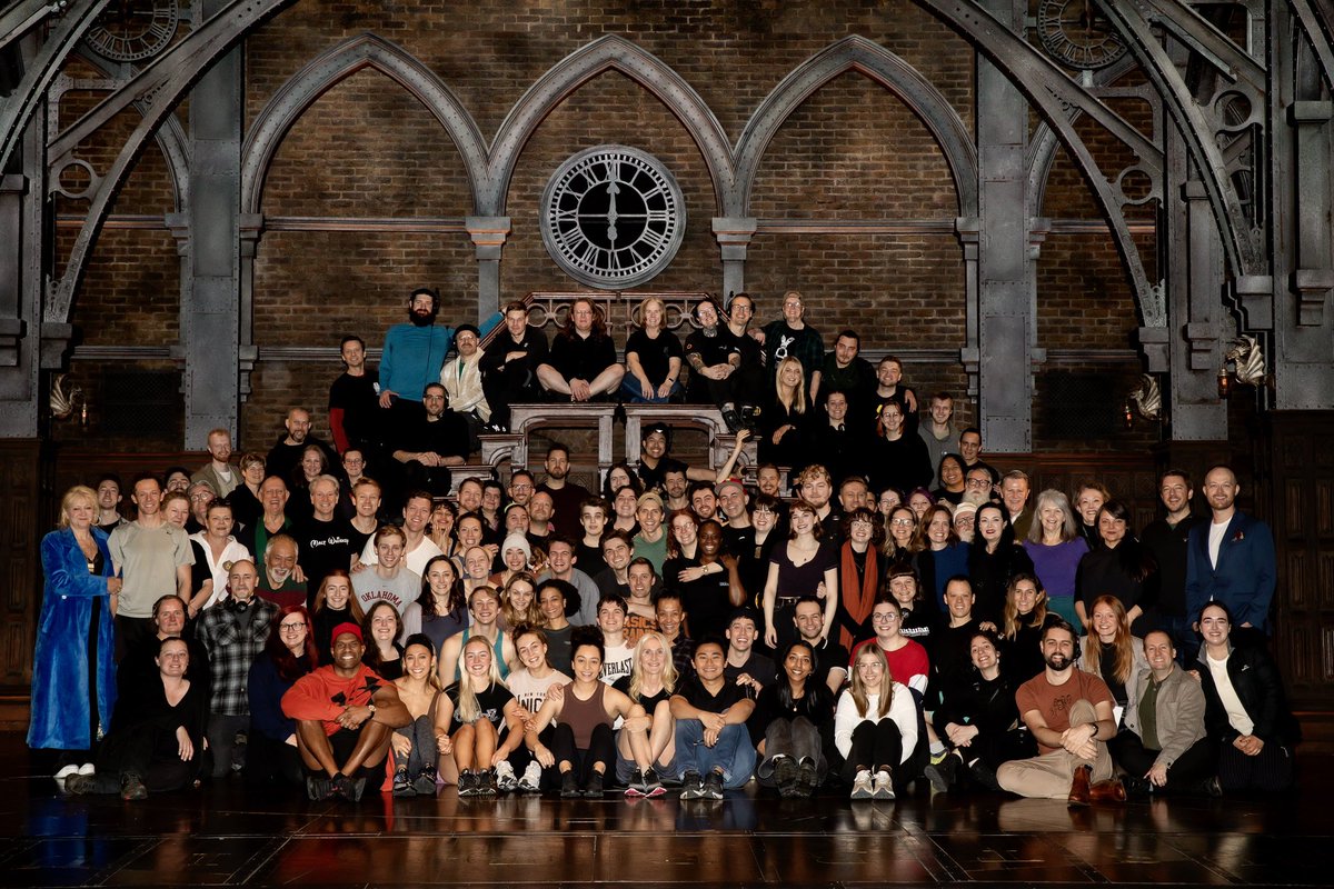 CursedChildAUS's tweet photo. The #CursedChildAUS company ✨ https://t.co/3J7V3N65fl