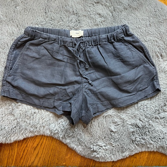 jenhasit's tweet photo. So good I had to share! Check out all the items I'm loving on @Poshmarkapp #poshmark #fashion #style #shopmycloset #tna: https://t.co/isFnwySRJU https://t.co/Mt88OXGLmK