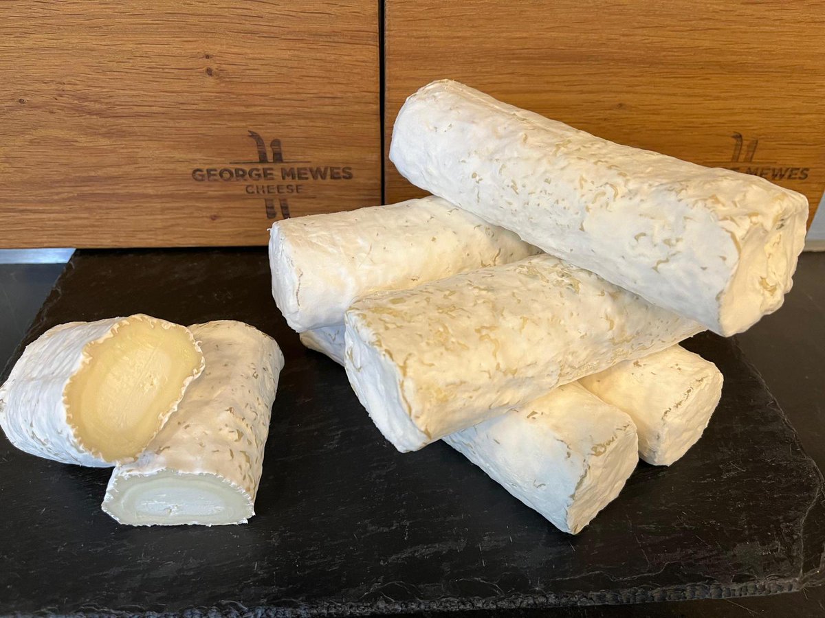 Goat's cheese and Sauvignon Blanc, are there many better cheese and wine pairings?? What are your favourites?!
#cheeselover #cheese #georgemewescheese #glasgow #Edinburgh #shoplocal #localbusiness #byresroad #stockbridge #cheesemonger