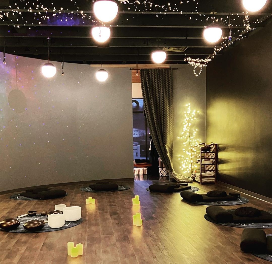 theformfitness's tweet photo. Ending the week in this magical spot 🙏

Channel your inner stargazer with our Cosmos mats  💜💫

📸: @lunascurayoga

#yoga #yogamat #fitness #formworld #sustainable #ecofriendly #recyclable #recycled #yogagram #yogatime #yogalove #yogaeverywhere #roundyogamat https://t.co/VeYV98dnsY