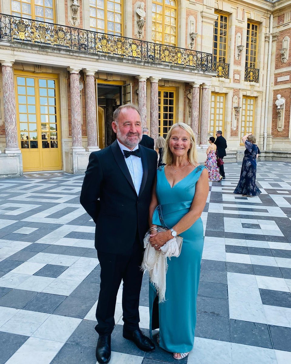 My cute folks getting papped at Palais de Versailles 🥰