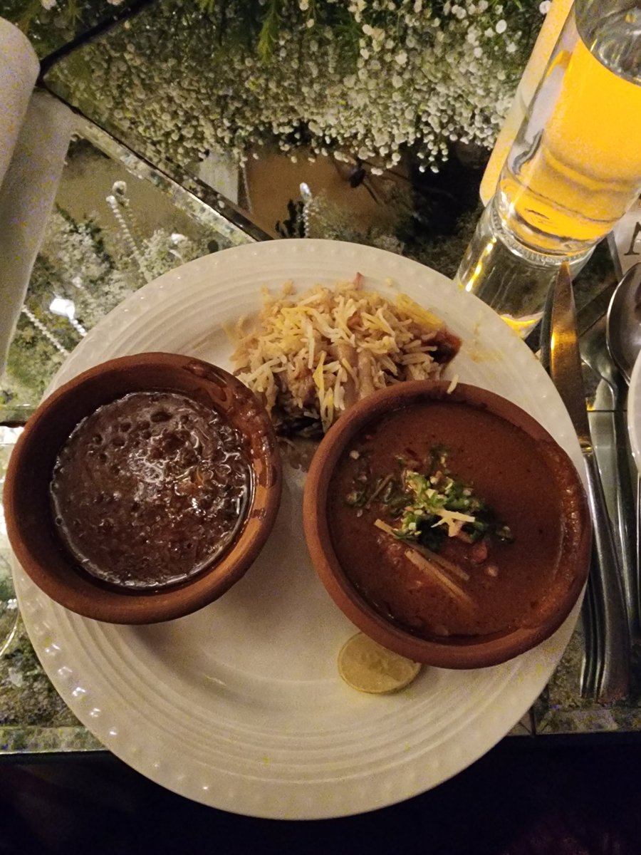 makscb's tweet photo. Three iconic dishes from a legendary beacon of hospitality in Delhi, the Daal always is a go to despite being served in a banquet ,the biriyani is flavorful as always , one thing which always baffles me is the nihari here, why do they add kewra and that too with a heavy hand ? https://t.co/emTxYLNwYx