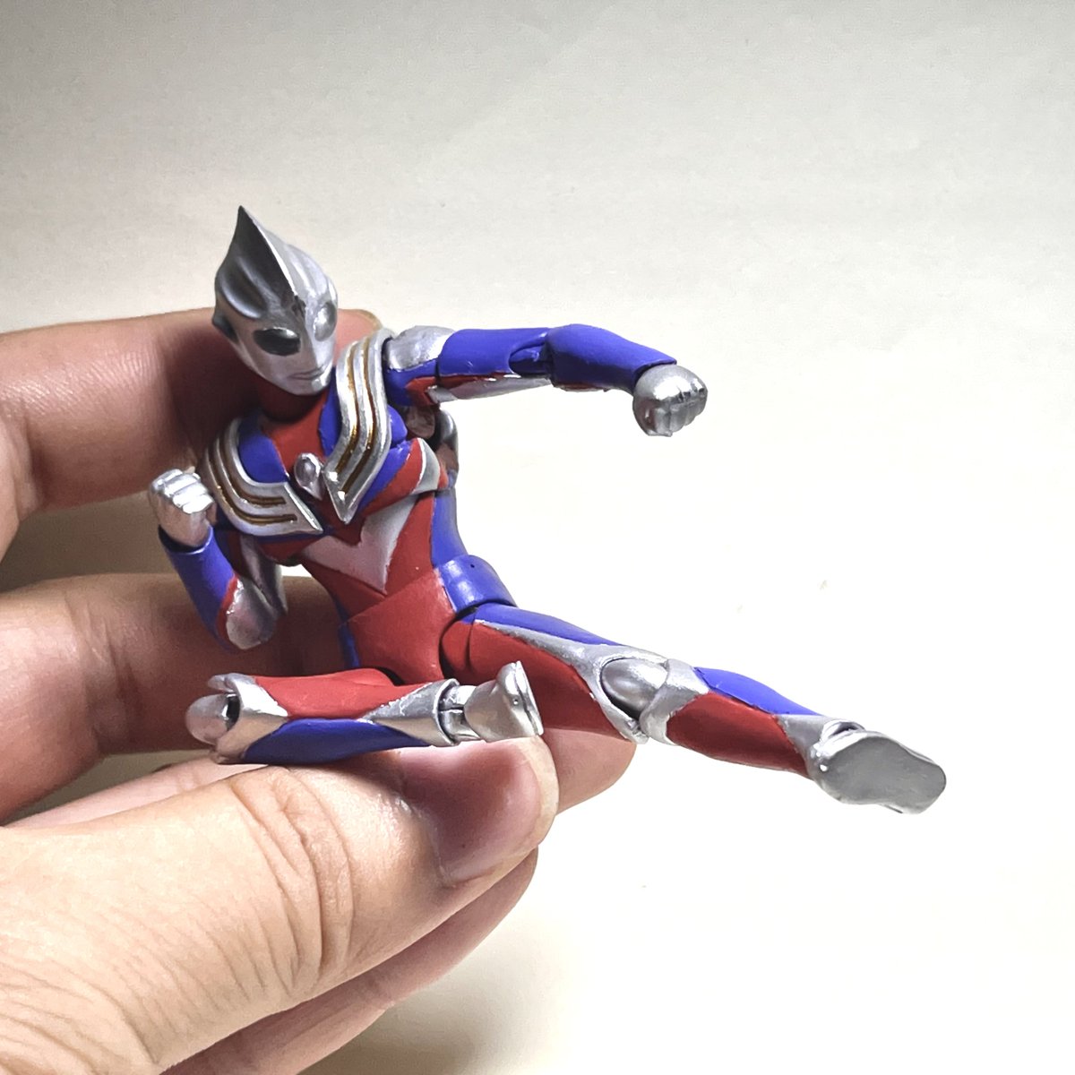 broingman's tweet photo. 现在有个比较麻烦的，就是现在天太热了。滴胶件太软了。 https://t.co/JryeTqK0yv