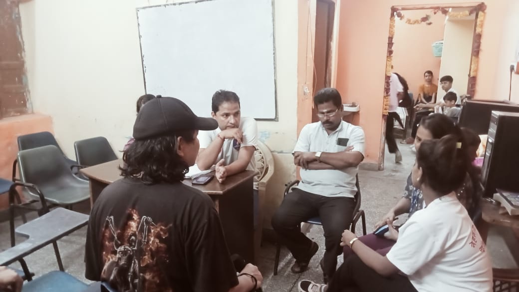 MYBharatND's tweet image. MERI MATI MERA DESH review Meeting convened at Munirka ward. 
@YASMinistry  @Anurag_Office @Nyksindia @DMNewDelhi
@SantoshRai_IAS @NisithPramanik @StateNyksDelhi  @NYKS_RD_Delhi @meetarajiv @NITKM2021 @RNTYAGI1965