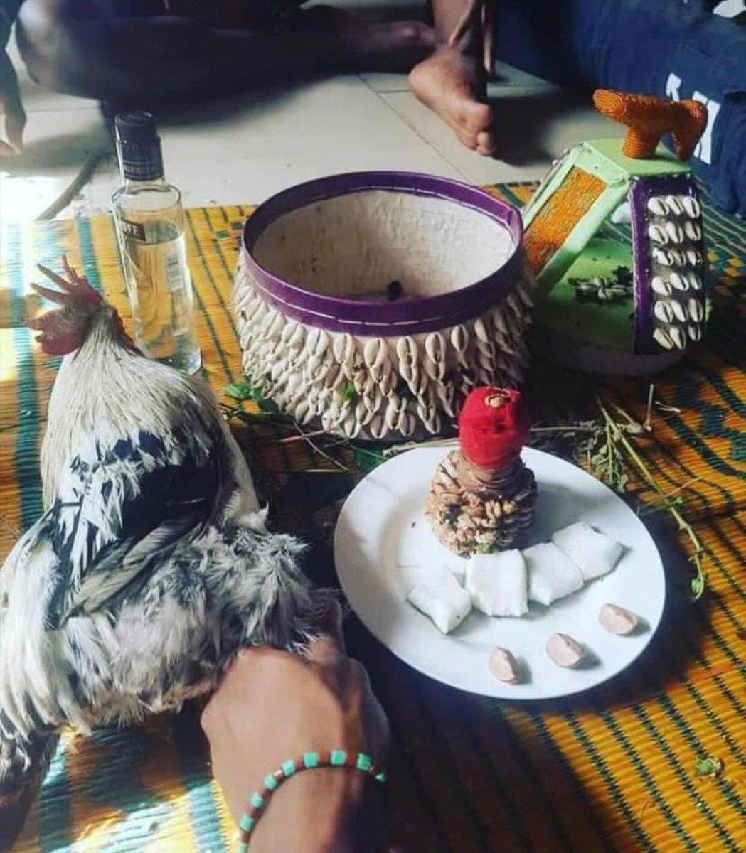 ayealare's tweet photo. Making offering for orisa ori https://t.co/jV63cE3ifc