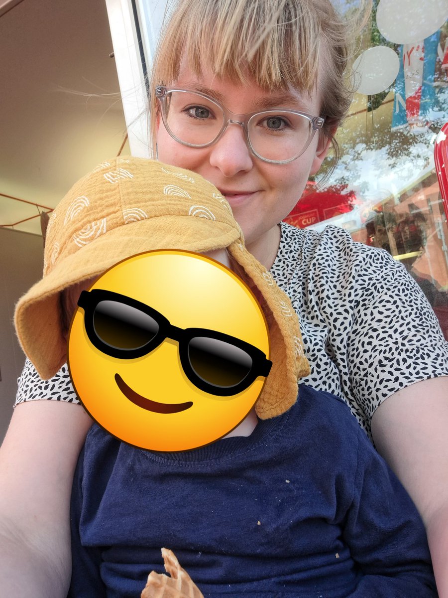 Der Pupsbär und ich überschütten Twitter mit lieben Grüßen und Eis! 😊🥳