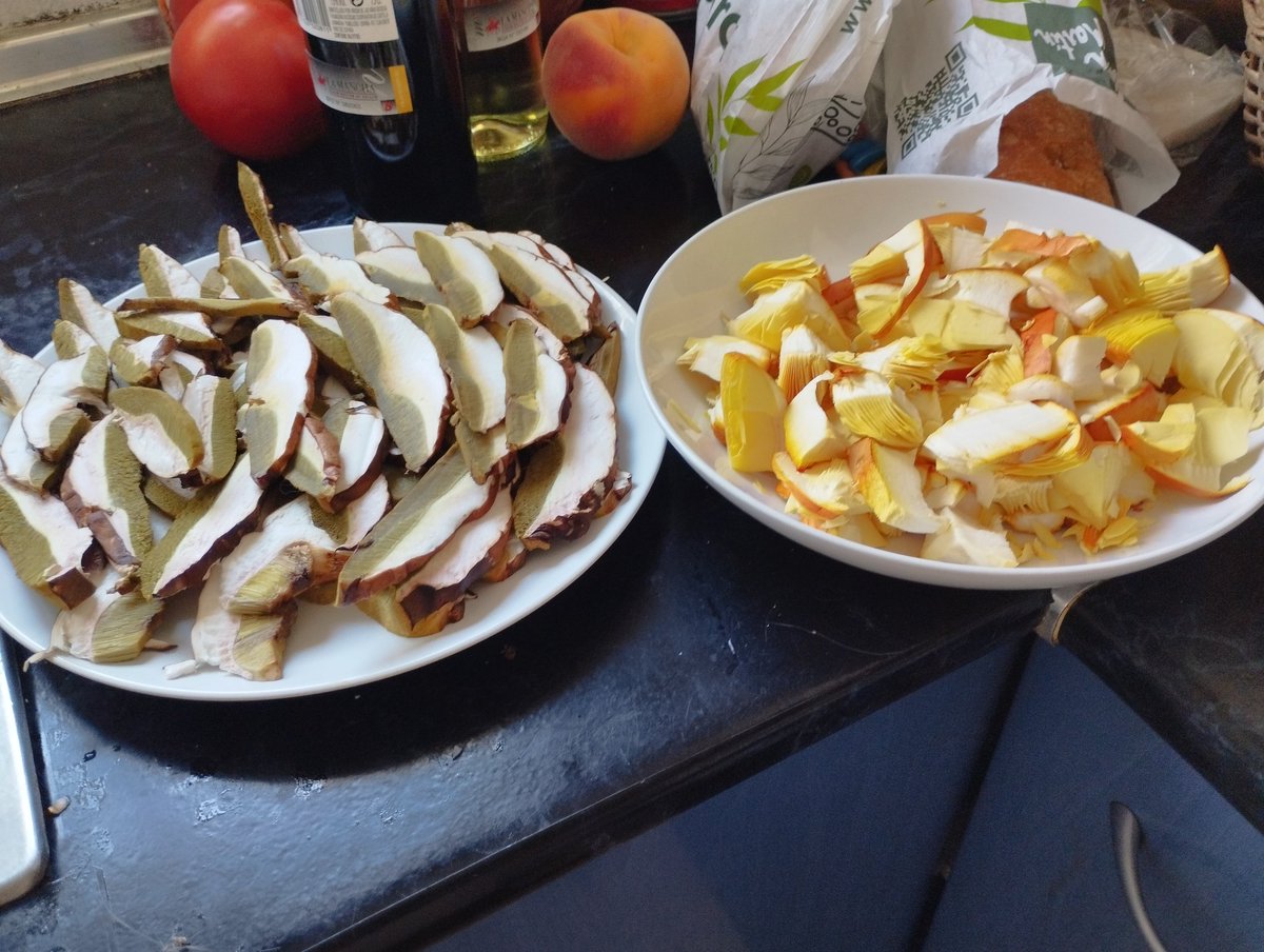 Hoy comida rica, rica. Alguien se apunta?
