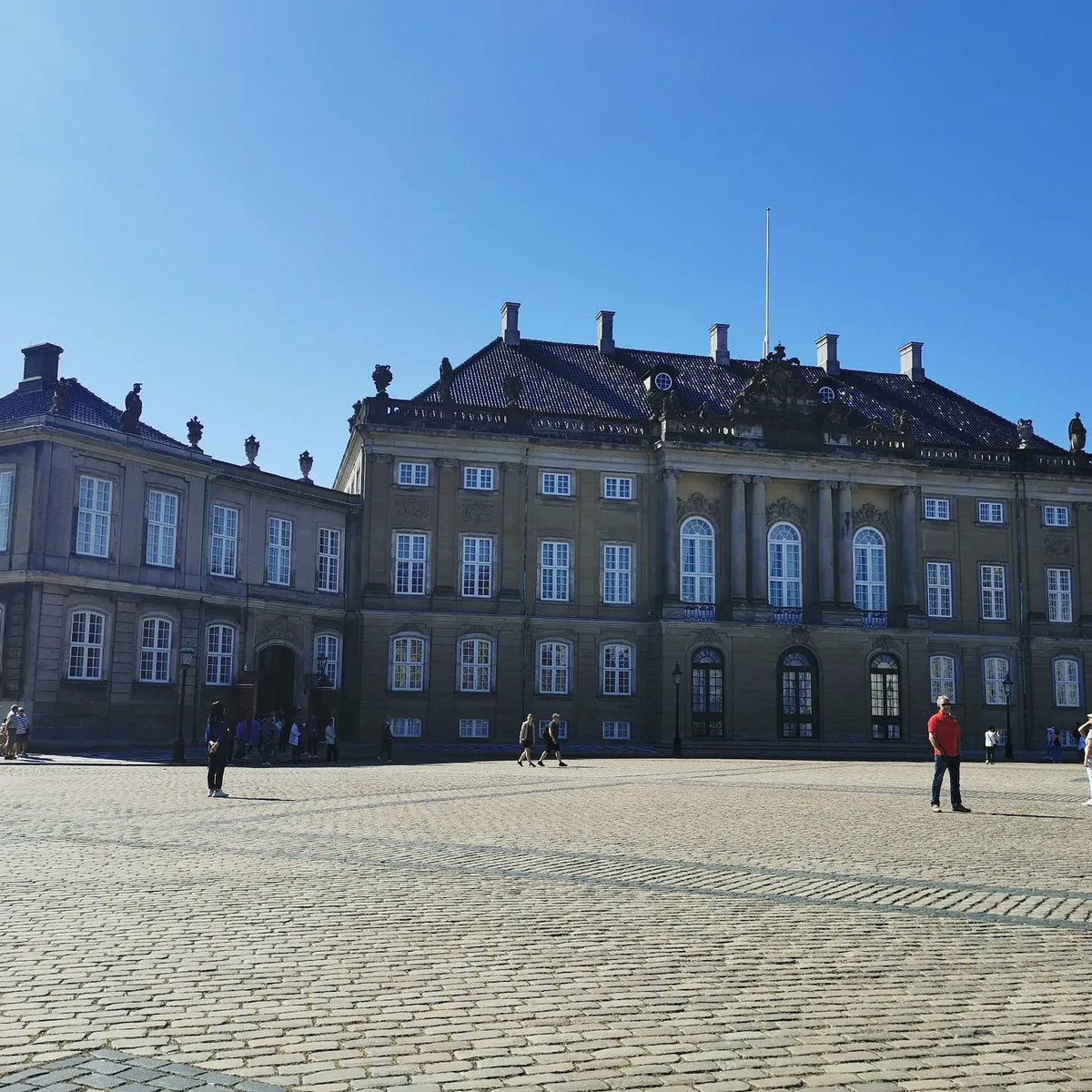 SOciepka's tweet image. #Amalienborg 😍 #Kopenhagen #Dänemark