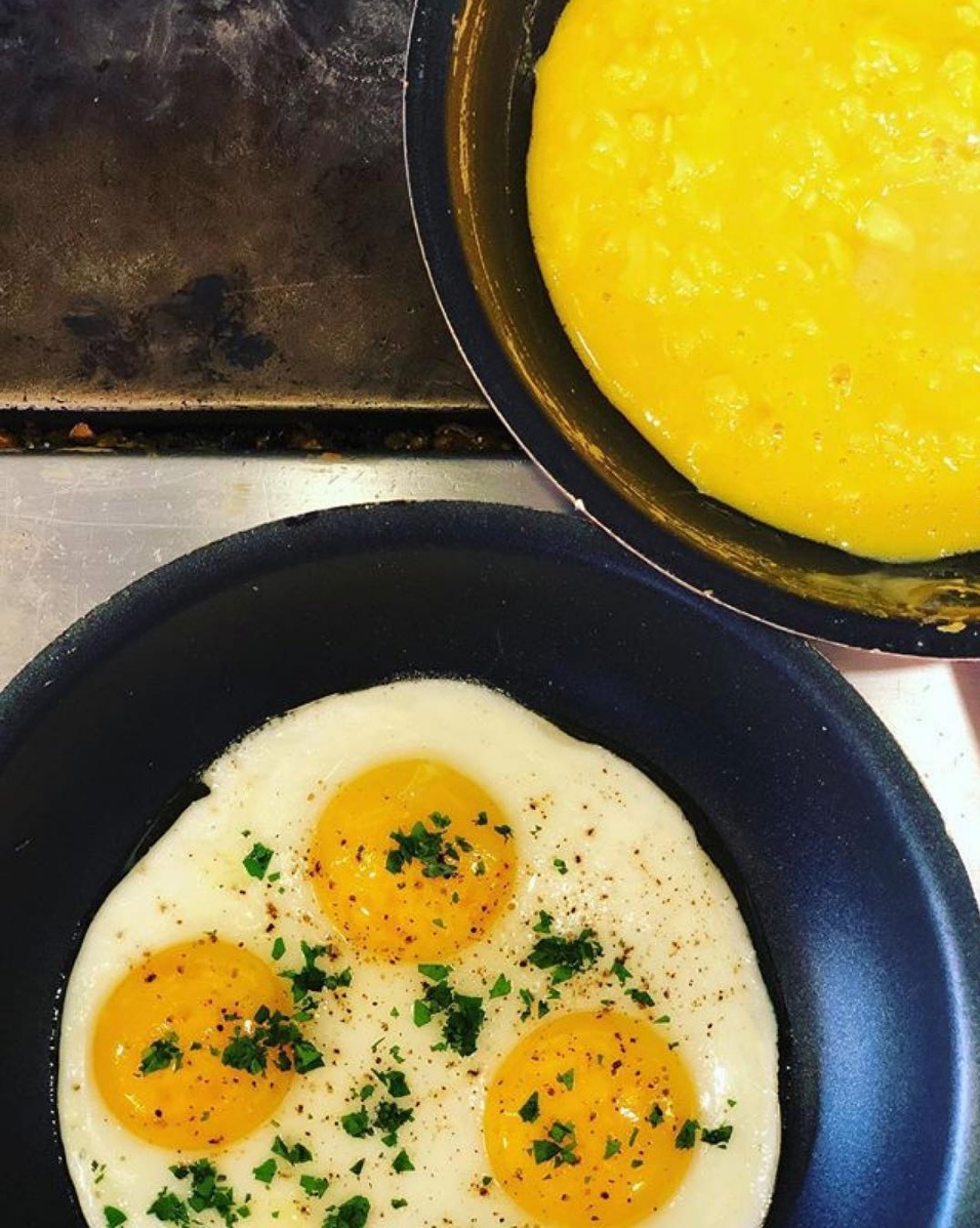 Showroom21701's tweet photo. Rise and shine, Frederick! βοΈπ³ Start your day than with a hearty Showroom breakfast. Our kitchen fires up at 8am every day, ready to serve you dishes that have made us Open Table's #1 Brunch in Frederick two years running.
#FrederickMD #ShowroomFrederick #FrederickBrunch https://t.co/aR00K7GDLA