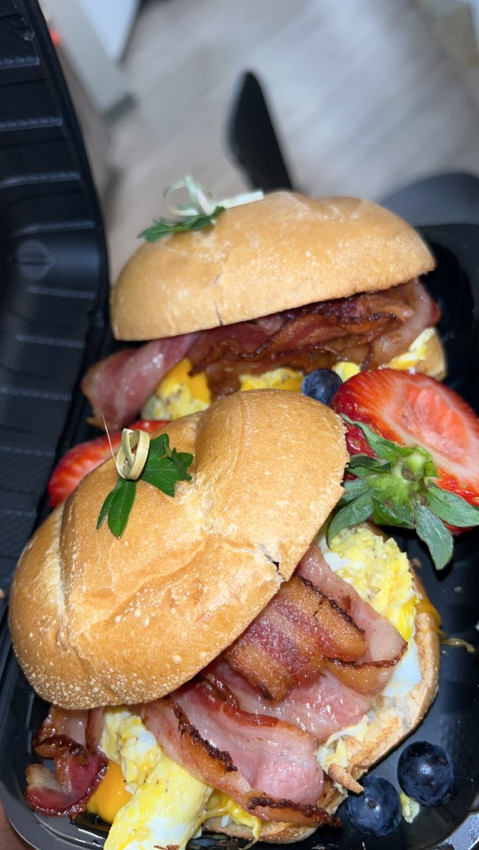 dallasss_nicole's tweet photo. #grillbae #caterer #privatechef #foodie #brunch #food #photooftheday #eat #viral #smallbusiness #girlpower https://t.co/jNSjagyYoR