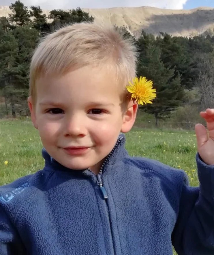 🇫🇷 FLASH - Émile, un petit garçon de 2 ans et demi, est porté disparu depuis hier après-midi sur la commune du Vernet, alors qu’il jouait dans le jardin de ses grands-parents. Un important dispositif de recherche a été déployé. (BFMTV) #AlpesdeHauteProvence