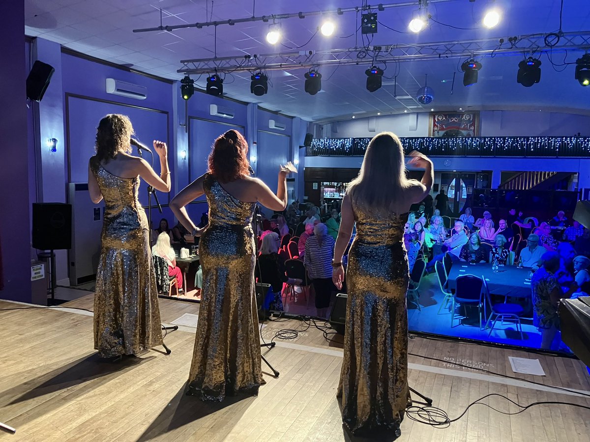 DetroitLive4's tweet photo. Big thanks to The Lyric in Dinnington for looking after us on Friday night . An evening of magic music from a great era @anna_shotter @jamielincs @DetroitLive4 https://t.co/mNWb6I6P5X