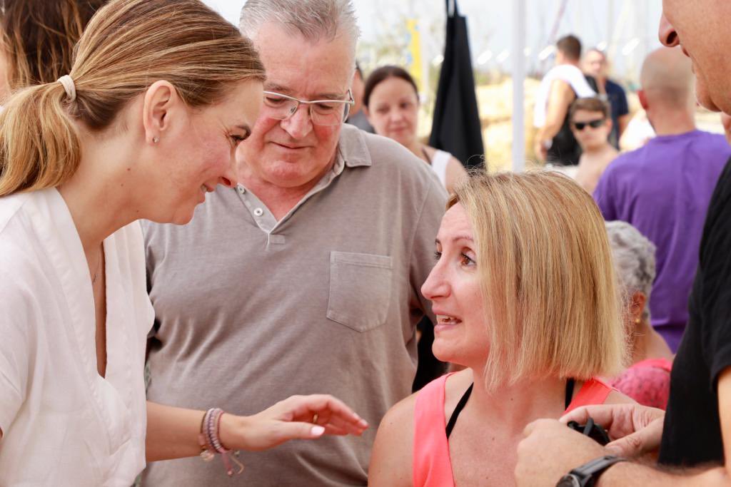 MargaProhens's tweet photo. Avui, i cada dia, m'he mulla't per l'esclerosi múltiple, per donar visibilitat a la malaltia de les mil cares, per la lluita de n’Isabel i tants altres. El meu compromís de posar en marxa itineraris específics i àgils per a malalts crònics amb malalties com aquesta.

#Mullat2023 https://t.co/XFMf0J9X7E
