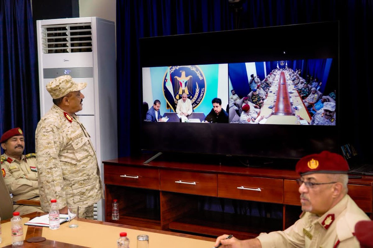 الرئيس الزُبيدي: قواتنا المسلحة الجنوبية لن تتهاون في الدفاع عن شعبنا وحماية تطلعاته المشروعة
الأحد ٠٩ يوليو ٢٠٢٣ الساعة ٠٢:٣٤ مساءً
أكد الرئيس القائد عيدروس الزُبيدي رئيس المجلس الانتقالي الجنوبي أن… x.com/i/web/status/1…