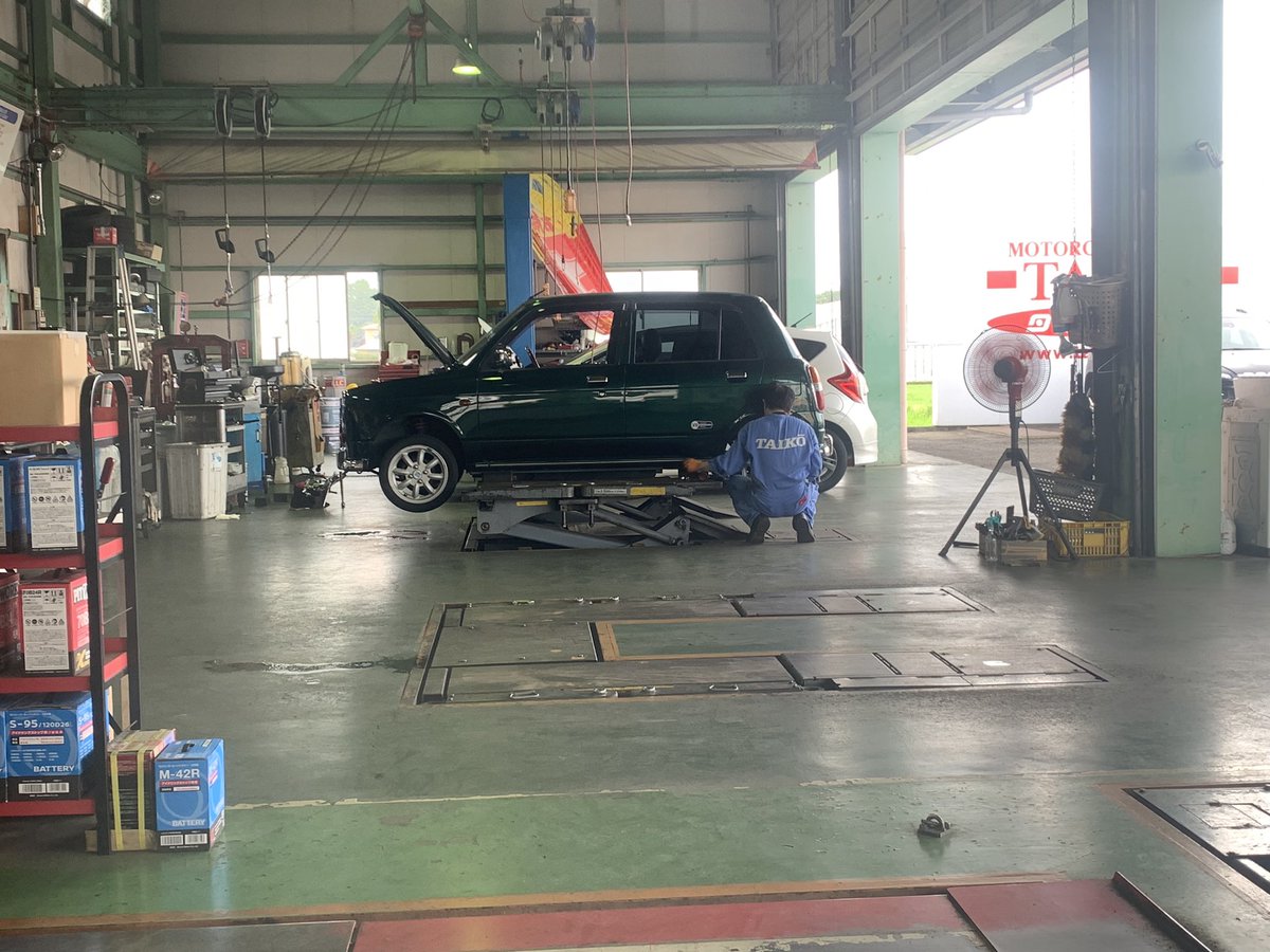 emu_4606's tweet photo. マフラー錆びて穴あきで車検通らない🥺
誰かマフラー余らせてる人いますか〜？🤣 https://t.co/tE6oD2d8Ri