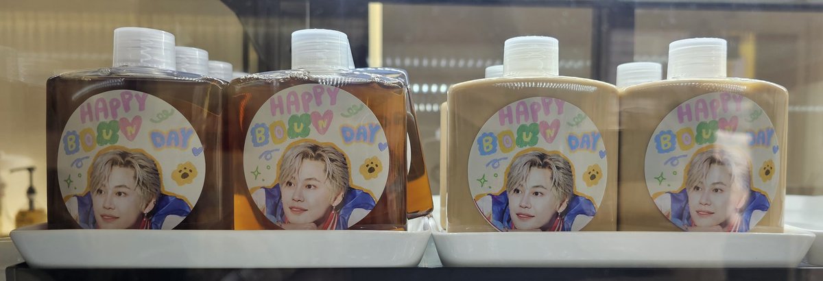 DarkLMJ_'s tweet photo. 20230709 𝘽𝙊𝙐𝙉 𝘿𝘼𝙔 𝘾𝘼𝙁𝙀 ��쨋날

비 이렇게 오는데
생카 가는 나 좀 찐사랑인듯~
이럼서 셀프칭찬 하며 갔는데.....
네. 사랑은 나만 하는게 아니였다는ㅋㅋㅋㅋㅋ쌤들 진짜👍 

영수증 계산자 BOUN🙊😆

#HappyBOUNsDay2023 
#HappyBoun28thDay
#BounDay #Betterwithboun 
#bb0un @bb0un https://t.co/JmkGeJLaJN