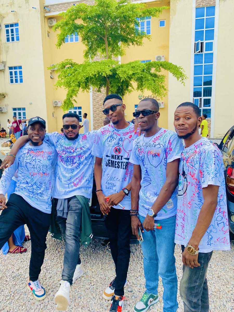Mhizter_Laa's tweet photo. God Did it for me

B.Agric (Animal Science)
Taraba State University
#TeamLaa
#FAG https://t.co/rc3tg7EzuN