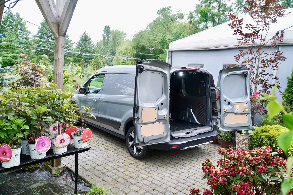 FordDostawcze's tweet photo. #FordPro I
▫️Porządki ogrodowe w trakcie? U nas będzie się działo wraz z #FordTransitConnect Van😎
Dzień dobry https://t.co/w97vxyPfpb