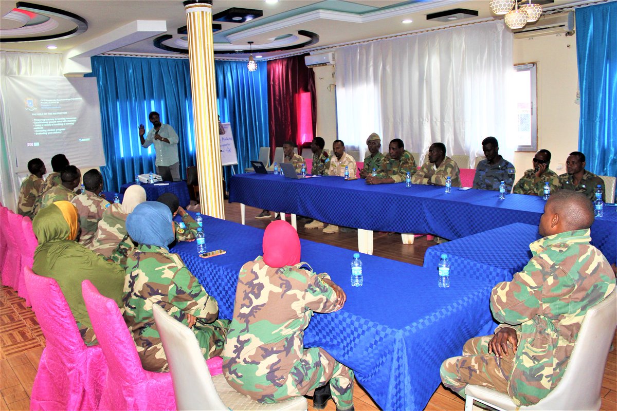 60thDivision's tweet photo. Officers and Deputy Officers of the 60th Division of the SNA today in Baidoa City were opened a training on the safety of children, and this training was organized by the Ministry of Defense of Somalia and the Somali National Army Command
@60thDivision 
@SNAForce https://t.co/tYBft8N0Cr