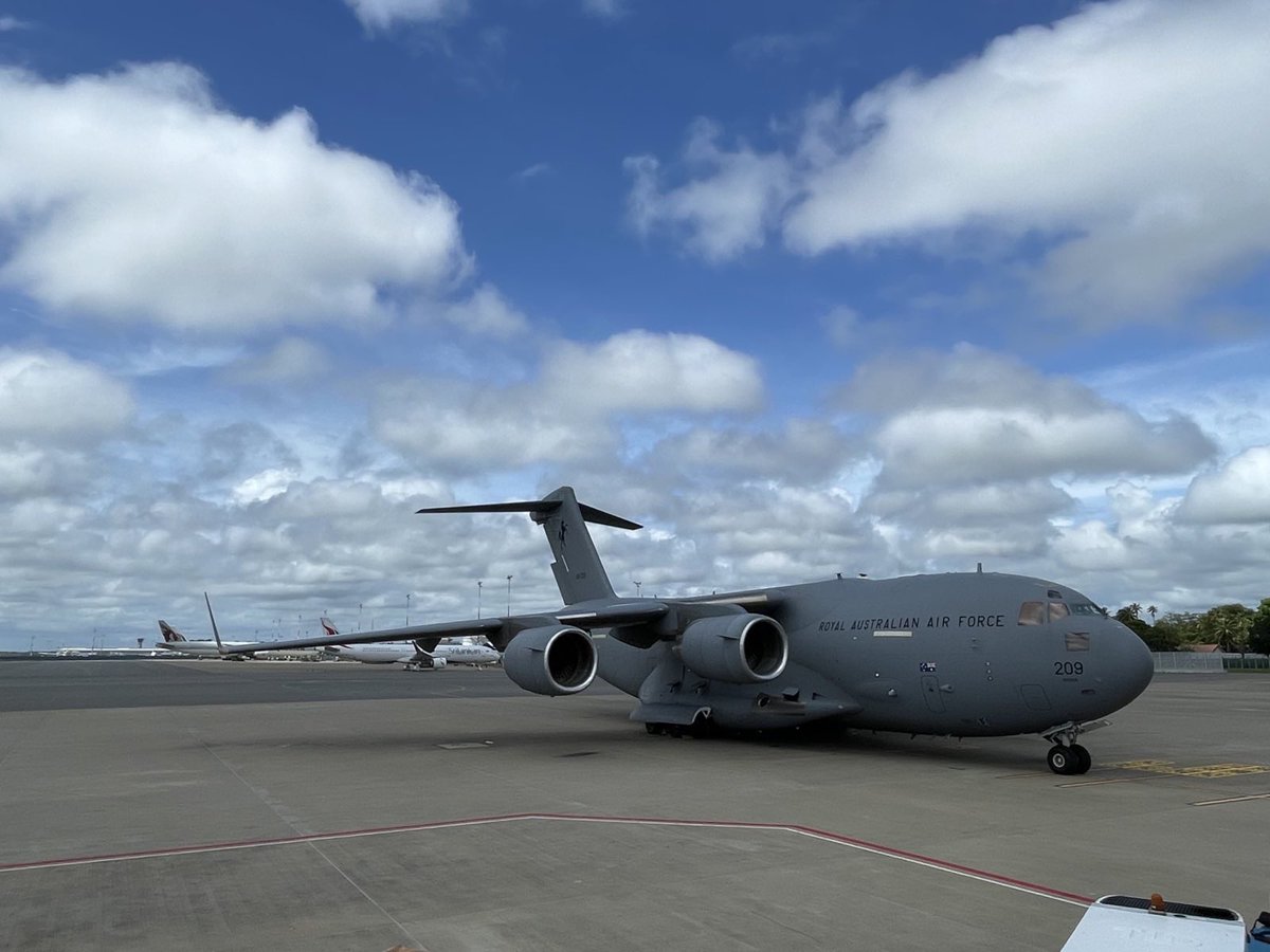 AusHCSriLanka's tweet photo. Delighted to welcome an @AusAirForce C-17 aircraft to π±π° for Indo-Pacific Endeavour β23! Divers and equipment are in Trincomalee to train with Sri Lankan divers as part of #IPE23 β another way π¦πΊ and π±π° continue to grow our people-to-people links. https://t.co/wj1lOKwCam