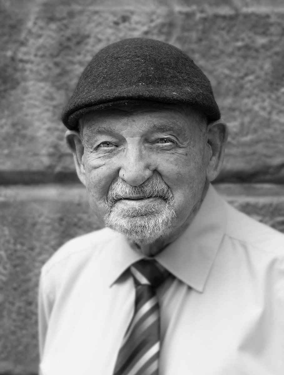 sogo_mag's tweet photo. Say hello to artist Tommy McGoran, a mere 95 years old, Art by Tommy opens this Saturday the 15th. 
Painting his childhood memories of Glasgow from the 1930s.
Not to be missed.
Photo @AlanTDonaldson
@LostGlasgow
#glasgow #art #exhibition #saltmarket #painting https://t.co/IrHWcJ5lex