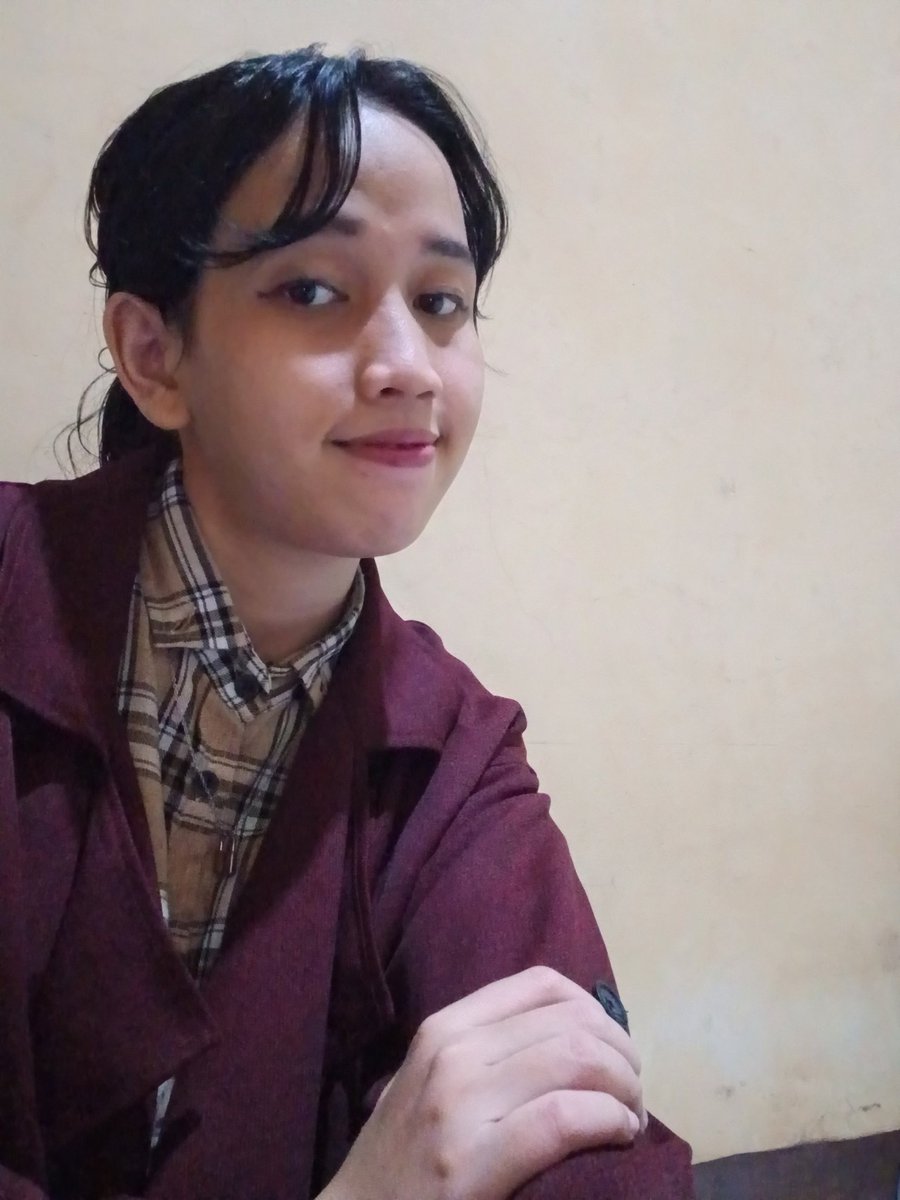unsasan30's tweet photo. sekali-kali keluar make up an gitu yaa https://t.co/TfMjfWc68M