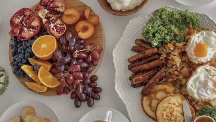 malusokay's tweet image. Sundays are for cosy brunch dates 🥯