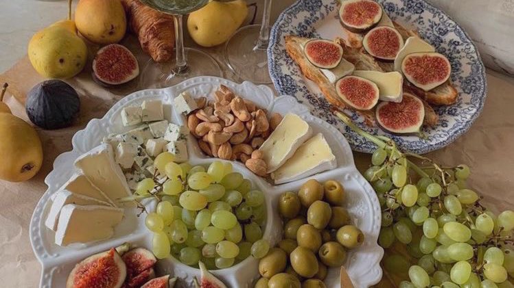 malusokay's tweet image. Sundays are for cosy brunch dates 🥯