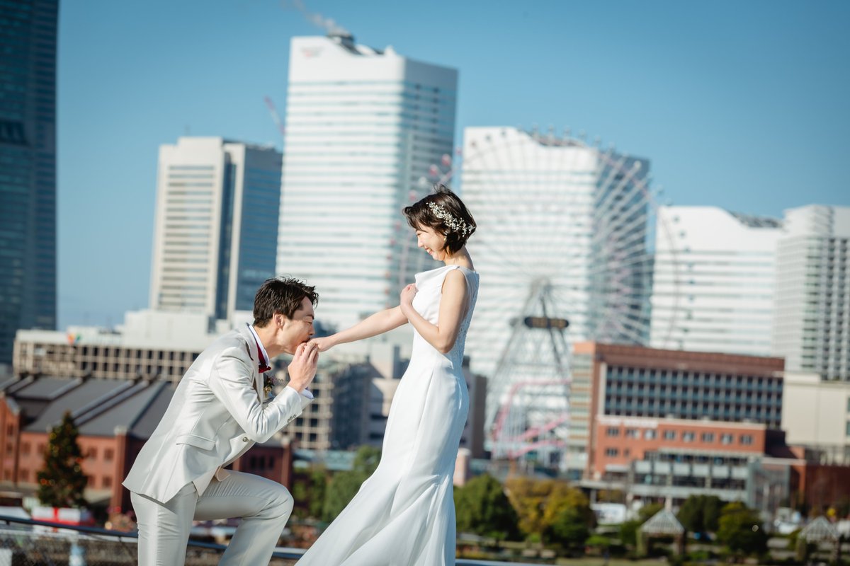 今日7月21日は #ウェディングビデオの日🎥✨

日本で最も歴史のある国内最大のウェディング映像会社さんが制定したそうです🤔

フォトジェリッシュでもビデオの作成は可能なので、素敵なお写真をそのまま使用したい場合は是非お声がけ下さい✨

👇🏻お問い合わせはこちら
photo-jellish.jp/shop/yokohama/