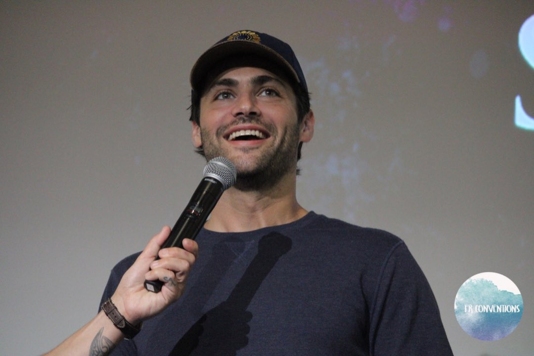 FrConventions's tweet image. Matthew est arrivé à son tour à la #ETSW de @DreamitCon ! C’est parti ➰