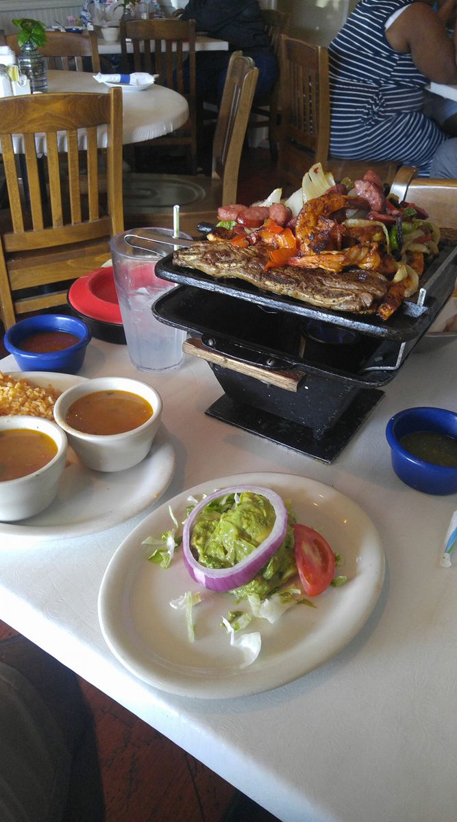 CryptoshiCartel's tweet photo. I ate every single piece, lol.. I was hungry.. My fav spot in Oakcliff, Texas, "Calle Doce Mexican cuisine" me..#nft #nfts #pepe2 #bob #btc๐ท๐ท๐ท#music #djsaroundtheworld #fun #friends #NFTCommunity #NFTGiveaway #NFTartist https://t.co/J1moTuZ92v