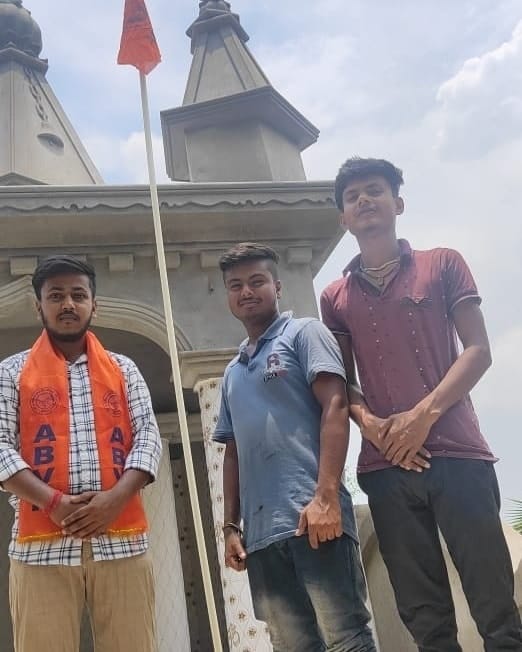 ABVPUttarbanga's tweet photo. দঃ দিনাজপুর জেলার তপন নগরে ABVP 75তম প্রতিষ্ঠা দিবস পালন করা হল।
#ABVP75
#RashtraShakti75
#ABVPUttarBanga
#ABVPNorthBengal https://t.co/EMjQI9gsD3