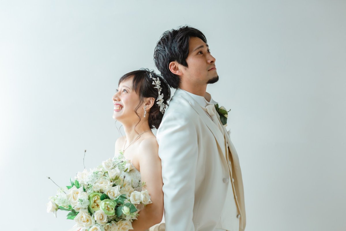おすすめフォト紹介🌿

今回はスタジオでの1枚！

シンプルだけどすっきりした印象を持たせてくれる白背景はおすすめです🥺

その分アクセサリーやブーケが映えるのでお気に入りのものを選ぶといいですね✨

👇🏻お問い合わせはこちら
photo-jellish.jp/shop/yokohama/
