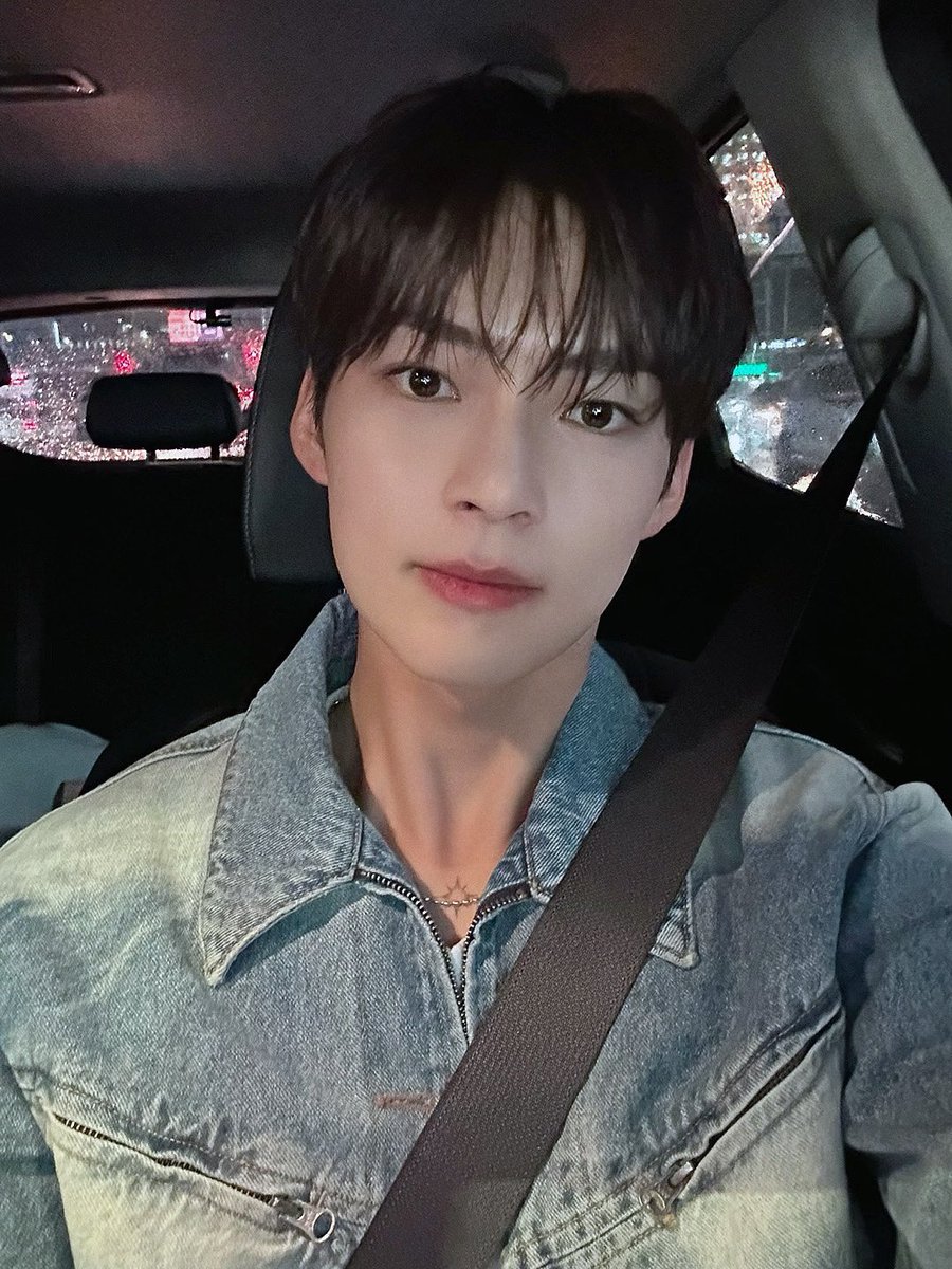 ZB1_official's tweet image. _💌

제로즈~
서로가 바라봤던 순간이 드디어 내일이에요!!
오랜 시간 기다린 만큼 내일 하루가 제로즈에게
의미 있는 선물 같은 날이길

오늘은 D-1 선물
내게 선물 같았던 순간의 사진이에요!
같이 오래 걷자💌

#SUNGHANBIN #성한빈
#ZEROBASEONE #ZB1 #제로베이스원