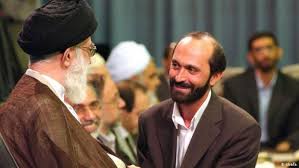Sara69489308's tweet photo. @ghalamfarsa @john_lucckk @razmandeh1367 جانی لاک جان
آخه همین را هم وابستگان رژیم ضحاک دروغ میگن.
مسجد شاه اصفهان از زمان شاه عباس ساخته شد
همواره آن موزاییک سیاه به علت اکو صدا
محل ایستادن بازدیدکنندگان و خواندن بود
آخوندها حتی گنبد مسجد را به اسم مرمت خرابش کردند
خاک بر سر نظامی که رهبر فاسدش حامی سعید طوسی منحرف است https://t.co/16KKyiRWS5