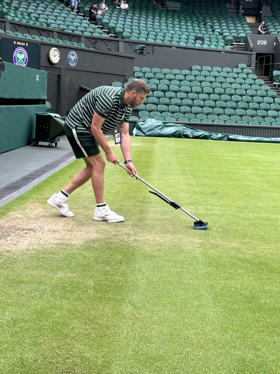 Craig O'Shannessy ๐บ๐ฆ (@braingametennis) on Twitter photo Attention to detail!!!! ๐พ๐๐ผ
Centre Court right now. ๐
- mowing (always 8mm)
- lining (titanium dioxide paint)
- edging (clean perimeter)
- Billy goat (clean up)
- squeegee (clear up ghost lines made by the mower)
We love you #Wimbledon
Well done <a href="/AELTCGroundsman/">Wimbledon Groundsman</a> ๐ฅ Attention to detail!!!! ๐พ๐๐ผ
Centre Court right now. ๐
- mowing (always 8mm)
- lining (titanium dioxide paint)
- edging (clean perimeter)
- Billy goat (clean up)
- squeegee (clear up ghost lines made by the mower)
We love you #Wimbledon
Well done <a href="/AELTCGroundsman/">Wimbledon Groundsman</a> ๐ฅ