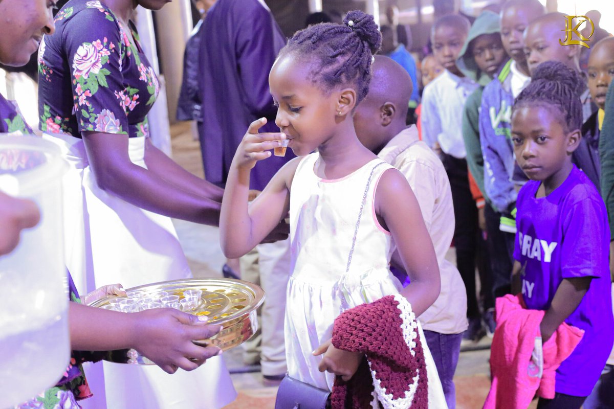 kl_dickson's tweet photo. "... Do this in remembrance of me" Luk 22:19 

#PrayerAndFasting 
#HolyCommunion Sunday 
#SundayServiceUpdates
#CFCFortPortal
#YearOfGodsGoodness https://t.co/xJxVviDKNZ
