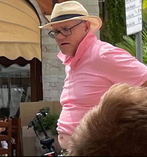 SureshRajan6's tweet image. At least he is consistent. Bushfires are on - he goes to Hawaii. Robodebt RC is reporting - he goes to Italy! #CrookFromCook #Scummo #PraiseBe #RobodebtRC