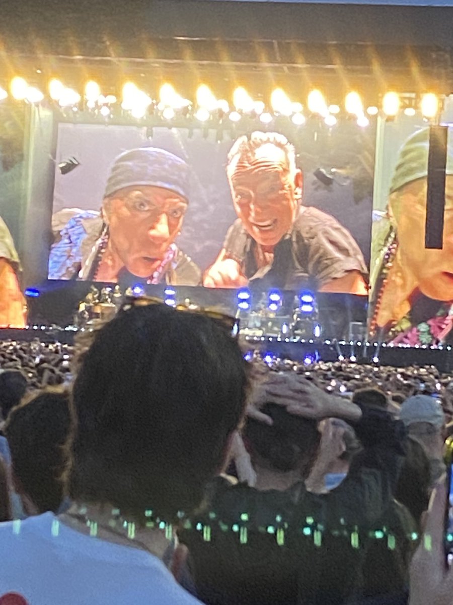 Barry Crease tweet media