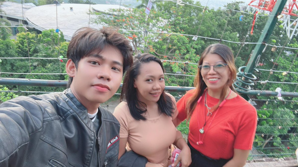 YSaclao's tweet photo. Sa wakas nagkita kita rin hindi na sa virtual call😊. Nice to meet you baby owl @carabeo_gab 😍😘 https://t.co/rwJ1eAbtHj