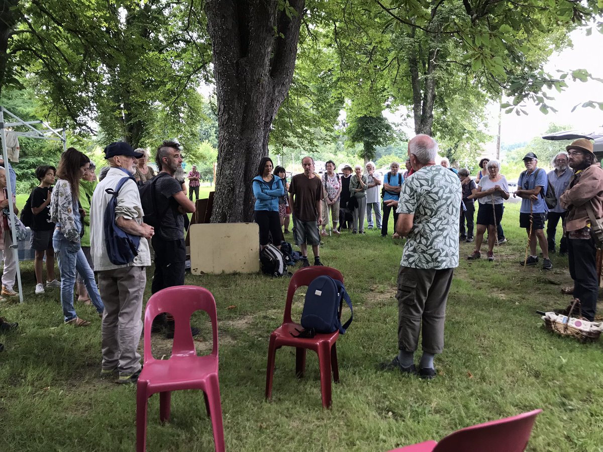chantalbuhagar's tweet image. Nous voilà partis pour notre Fête de l#Arbre à Aulon #Comminges #hauteGaronne Balade botanique,objectif le chêne des résistants, labellisé Arbre remarquable de France par l’asso @A_ARBRES