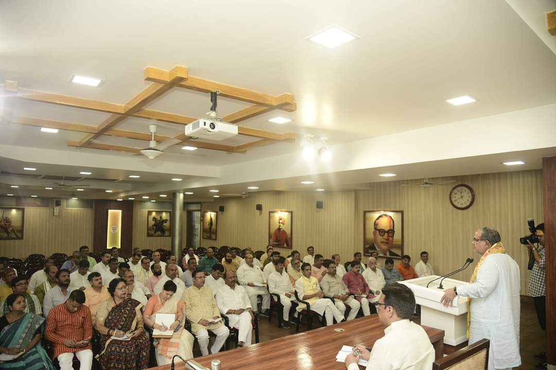 RohitRa03765205's tweet photo. आज लखनऊ स्थित भाजपा प्रदेश मुख्यालय पर प्रदेश महामंत्री (संगठन) श्री Dharampal Singh जी के साथ "महा-जनसंपर्क अभियान" को लेकर आयोजित 'संगठनात्मक बैठक' को सम्बोधित किया।

@BJP4UP @Bhupendraupbjp @JPNadda @PRADEEP_BJPMPI https://t.co/wjzADAWPHi