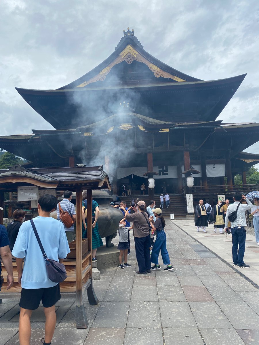 今日はたまたま善光寺でお祭りをしていたみたいだった☺️獅子舞が見れてラッキー✌️